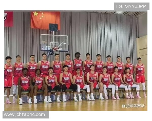 广州龙狮球迷举办助威活动，团结支持球队征战CBA